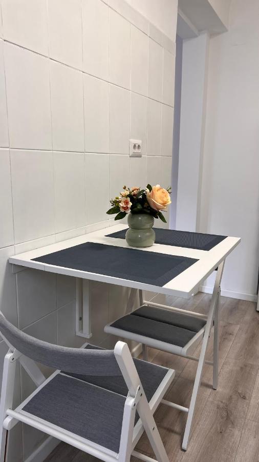 Cotroceni Studio Apartment Bucureşti Ngoại thất bức ảnh